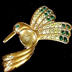 Vintage MONET Hummingbird In Flight Pin w/ Jelly Belly & Green Rhinestone Wings